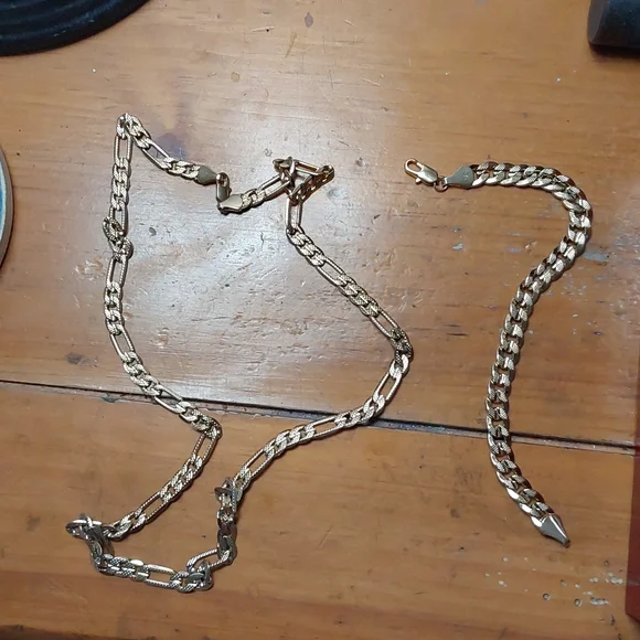 18k Gold Necklace and Bracelet
